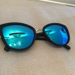 Worn once Quay Australia mirror blue glasses!